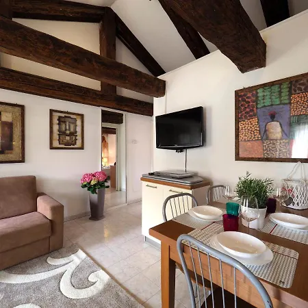 Palazzo Preziosa - Rialto Apartment *